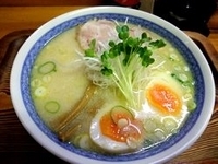 「軍鶏塩白湯（細麺）ラーメン」@軍鶏ラーメン美幸の写真