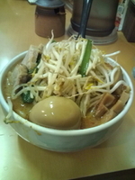 「辛味噌味玉ラーメン（にんにく抜き、野菜多め） ￥850」@味噌麺処 花道庵の写真
