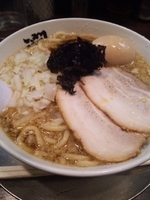 「中華そば（たまねぎ多め）【730円】、味玉【100円】」@らーめん潤 蒲田店の写真