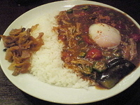 「チキンと夏野菜のカレー半熟卵1辛」@カレーハウスCoCo壱番屋 JR亀有駅南口店の写真