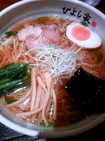 「醤油らー麺（+そぼろ丼）」@ひよし家の写真