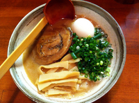 「鶏白湯醤油らーめん」@麺処 おかじの写真