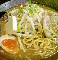 「味噌カリーバター麺（780円）」@ラーメン道 徳治郎の写真