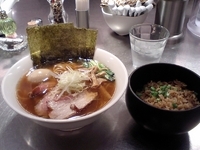 「鶏と魚介の豊潤特製醤油ラーメン」@麺処 ほん田 東京駅一番街店の写真