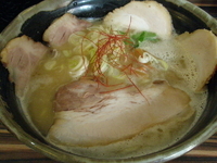 「鶏煮込みチャーシュー（930円）」@ラーメン人生 JET 福島本店の写真