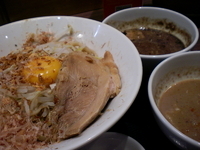 「まぜつけ（並） 1000円」@ジャンクガレッジ 東京ラーメンストリートの写真