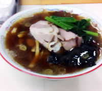 「ラーメン硬+チャシュー50+ほうれん50」@青島食堂 秋葉原店の写真