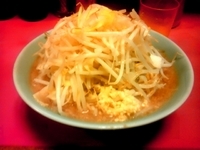 「普通盛（野菜・にんにく少し）700円」@ラーメン二郎 歌舞伎町店の写真