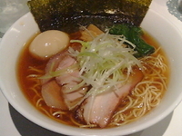 「鶏と魚介の豊潤・特製醤油ラーメン」@麺処 ほん田 東京駅一番街店の写真