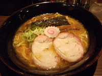 「武士系豚骨らーめん（680円）」@麺屋ZERO1 川口東口店の写真