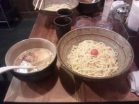 「つけめん中盛300g（800円）+瓶ビール（500円）」@麺屋やっとこの写真