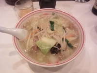 「湯麺（730円）+瓶ビール（500円）」@蒙古タンメン 中本 新宿店の写真