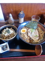 「ランチセット醤油（ラーメン+チャーシュー丼） 850円」@和風らーめん 凪の写真