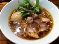 「中華そば（醤油らーめん） （650円） （+半熟味付け煮玉子）」@麺や 而今 大東本店の写真