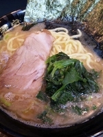 「中盛り（カタメ、コイメ）【700円】」@雷家の写真