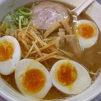 「とんこつ魚介ラーメン （玉子トッピング）」@麺屋 かめだの写真