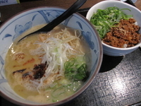 「濃厚鶏そば+ねぎ豚飯」@ブラウンの写真