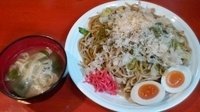 「スパイシー焼きそば+中盛り（サービス）+半熟玉子」@麺屋 こうじの写真