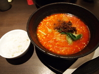 「汁有り担担麺（ひき肉のせ）+麦入りご飯」@想吃担担面 名駅エスカ店の写真