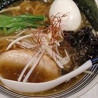 「醤油らーめん + 卵」@げんまんの写真