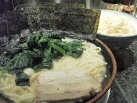 「ラーメン（塩、硬め濃いめ）￥600+ほうれん草￥120+キャベツ」@濃厚とんこつラーメン 芦家の写真