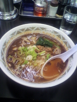 「坦々麺+餃子 （800円+500円）」@中国手打拉麺 馬賊 日暮里店の写真