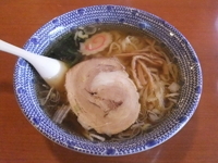 「醤油(さの)らーめん」@さのらーめん 笑まる 藤岡店の写真