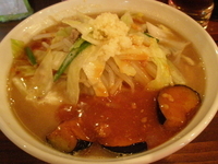 「ピリ辛あんかけ拉麺（780円）+中盛り（0円）+ライス（0円）」@旨辛ラーメン 表裏の写真