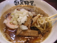 「チャーシューめん ￥900 （極太麺）」@麺道楽天狗屋 燕三条本店の写真