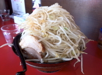 「ラーメン小 野菜チョイ増し ニンニク カラメ」@麺や 唯桜の写真