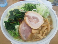 「黒豚煮汁入り醤油拉麺」@MENYA 食い味の道有楽の写真