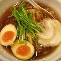 「味玉入り正油らーめん」@めん屋そらの写真