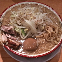 「バリ娘ちゃん（麺少なめで味玉トッピング）￥750」@らーめん バリ男 吉祥寺店の写真