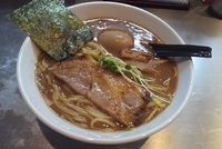 「玉やまらぁ 大盛」@麺 やまらぁの写真