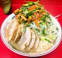 「豚入り:750円+ニラキムチ:100円」@ラーメン二郎 湘南藤沢店の写真