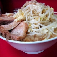 「小豚（ヤサイニンニクアブラ）麺硬め」@ラーメン二郎 西台駅前店の写真