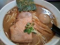 「やまらぁ+味玉」@麺 やまらぁの写真