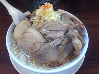 「メガ家郎ラーメン（ヤサイ、ニンニク、アブラ）」@麺処 亀家の写真