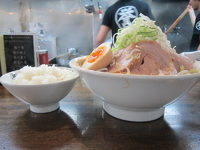 「みそらーめん700円、味玉100円、半ライス、チャーシュー2枚（」@こってりらーめん 誉の写真