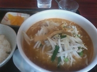 「麺セット（味噌ラーメンと半ライス）700円」@精華楼の写真