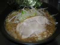 「らーめん（もやし少なめ）」@junk F.B.I noodleの写真