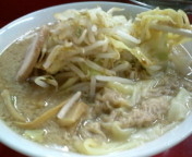 「ラーメン650円+トッピングワンタン200円」@豚骨屋の写真