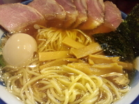 「豚煮干らーめん醤油+チャーシュー+味玉」@つけ麺 目黒屋の写真