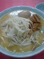 「札幌ラーメンみそ味 620円+煮玉子（クーポン）」@ラーメンパブ コヤマの写真