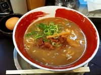 「バリかためん+生卵（0円）」@徳島ラーメン 麺王 神戸元町店の写真