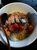 「白ごま油そば+チャーシュー+プチトマト+温泉玉子」@CHABUYA Zutto Branchの写真