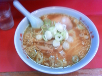 「ラーメン（630円）大盛（+110円）+ニンニクちょこっと（サー」@太源の写真