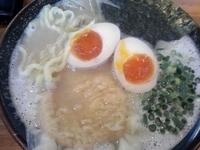 「鶏塩白湯らぁめん 880円 麺カタメ」@ラーメン 大山家の写真
