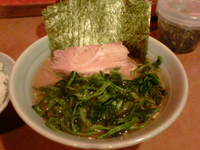 「ラーメンカタメレンソウノリマシ小ライス」@武蔵家Paul柳萬の写真