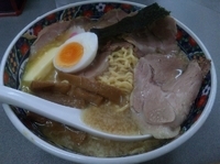 「塩とんこつ拉麺・バター」@玉川大盛軒の写真